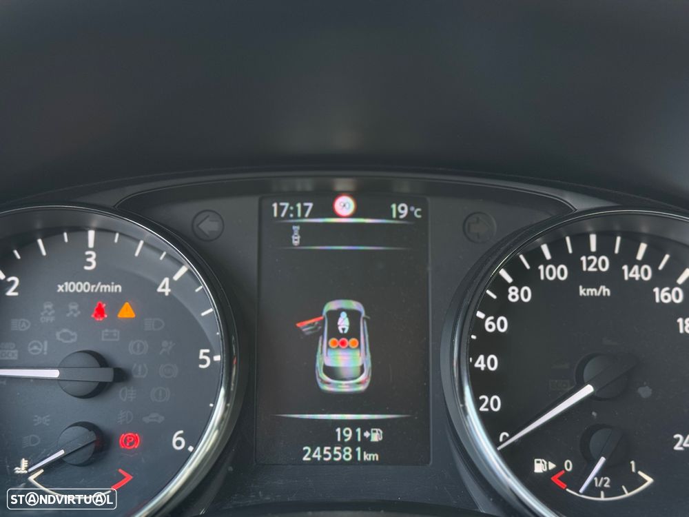 Nissan Qashqai 1.5 dCi N-Connecta 18 - 11