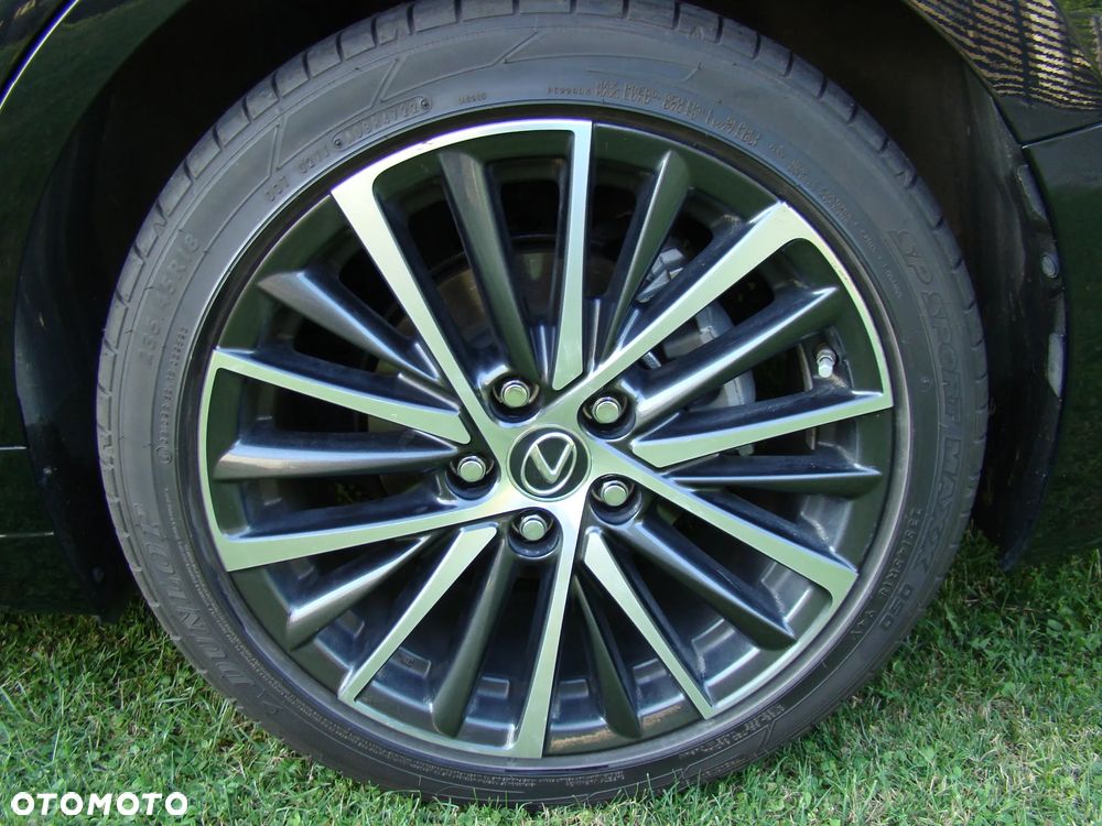 Lexus ES 300h Prestige - 17
