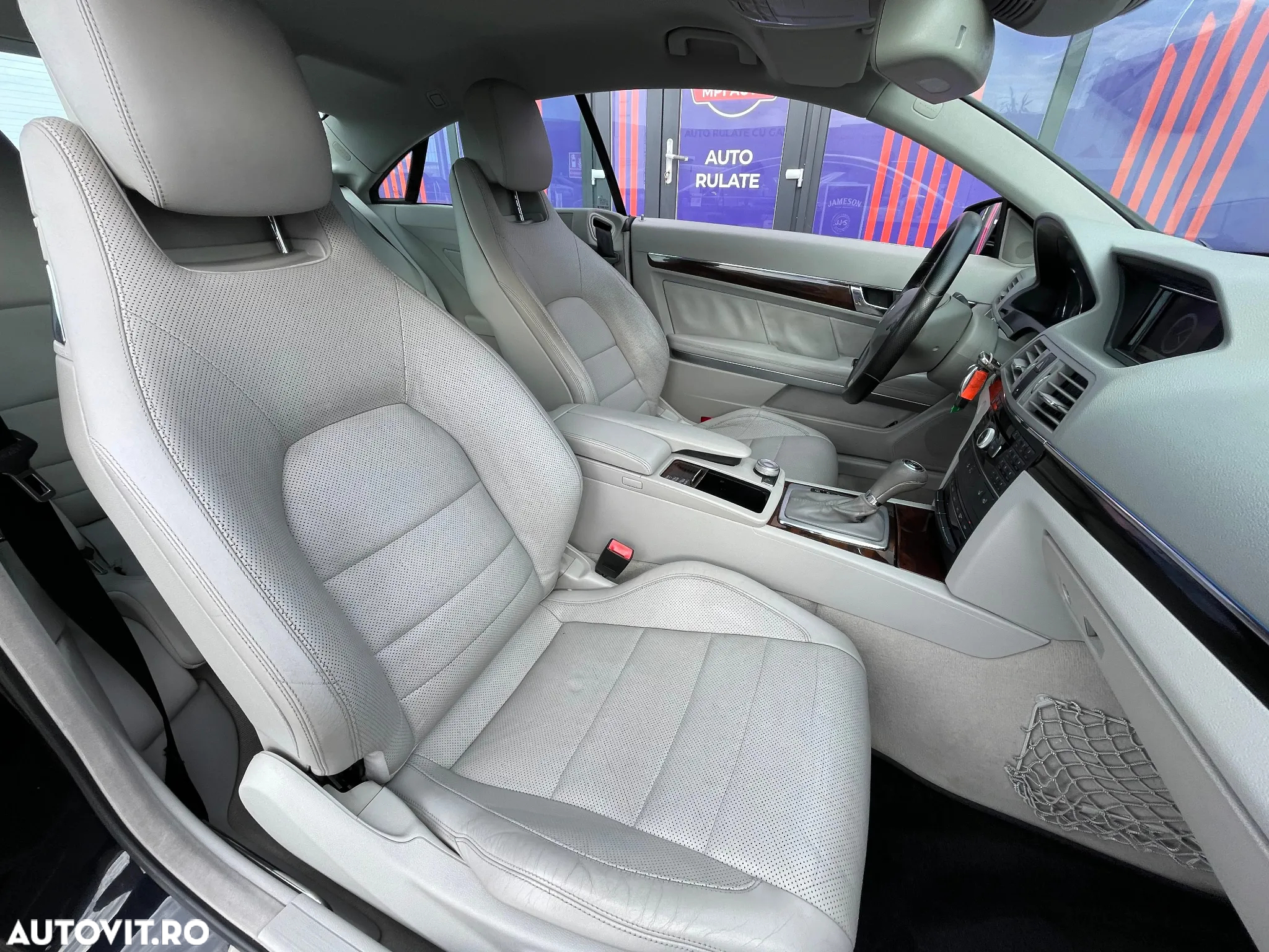 Mercedes-Benz E 250 CDI 4Matic 7G-TRONIC Elegance - 22