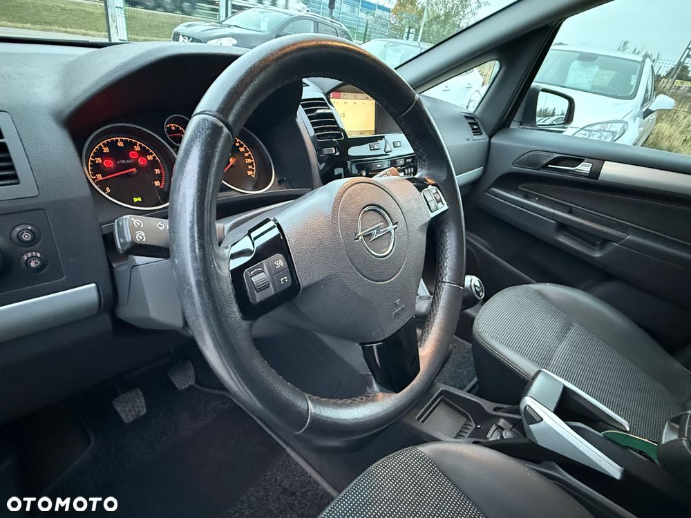 Opel Zafira 1.8 Cosmo - 19