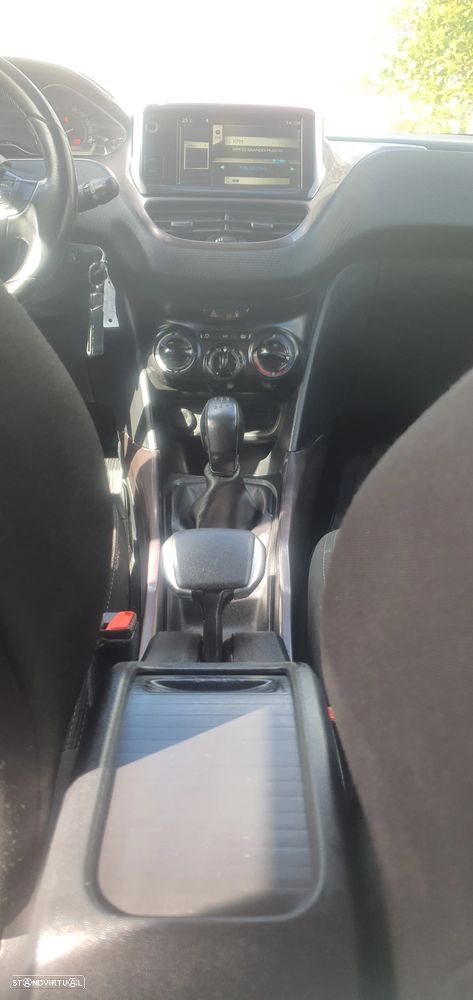 Peugeot 2008 - 7