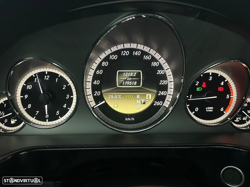 Mercedes-Benz E 250 BlueTEC Avantgarde Auto. - 30