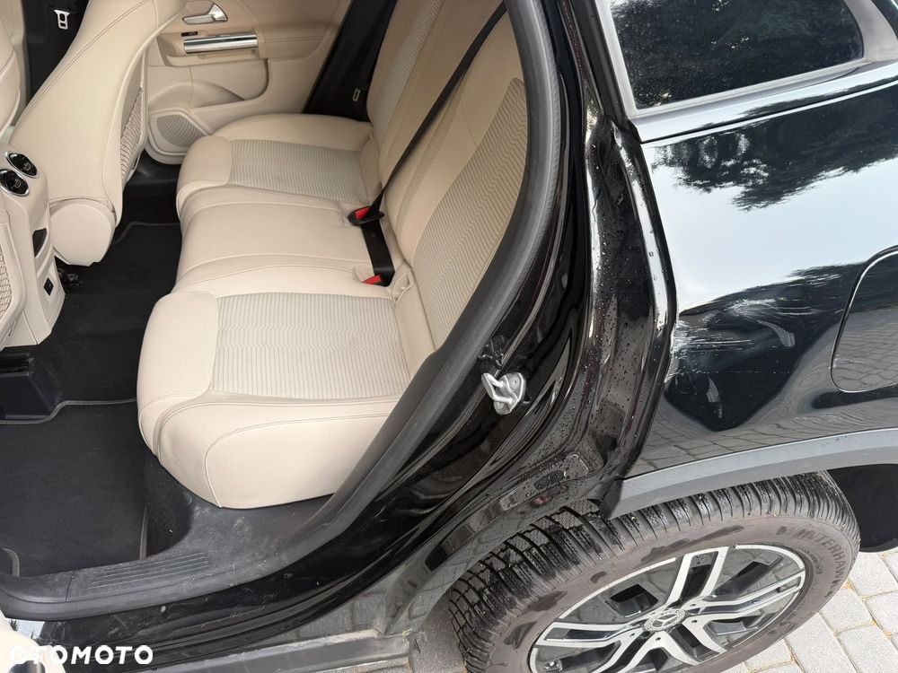 Mercedes-Benz GLA 200 d - 16
