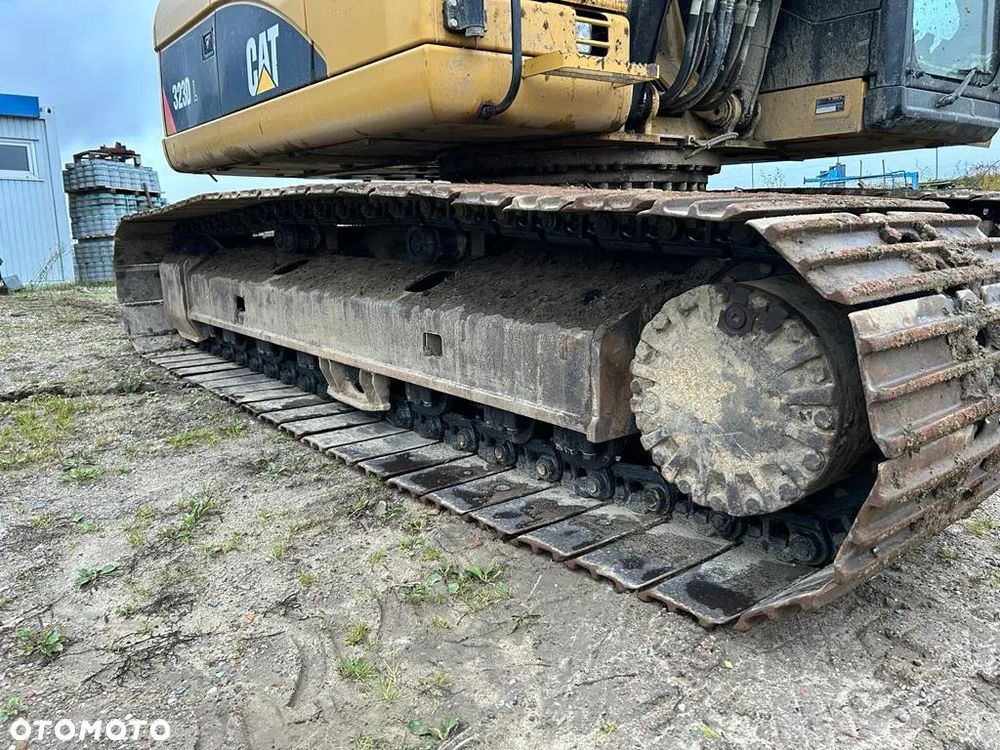 Caterpillar CAT 323D - 12
