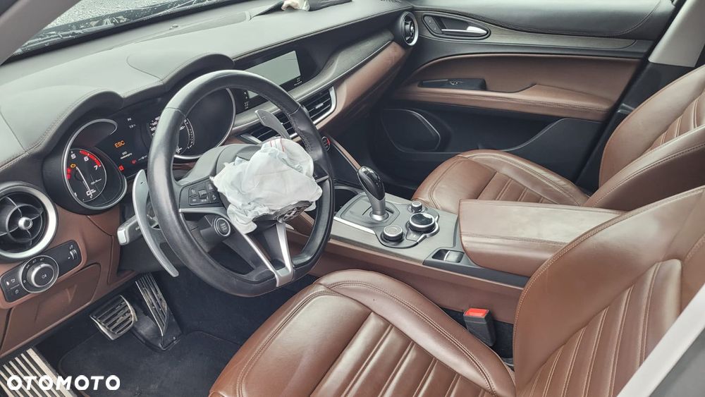 Alfa Romeo Stelvio 2.0 Turbo 16V AT8-Q4 Executive - 11