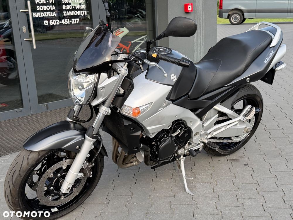 Suzuki GSR - 39