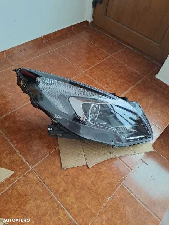 Far dreapta Opel Zafira C an 2011-2016 far nou - 2