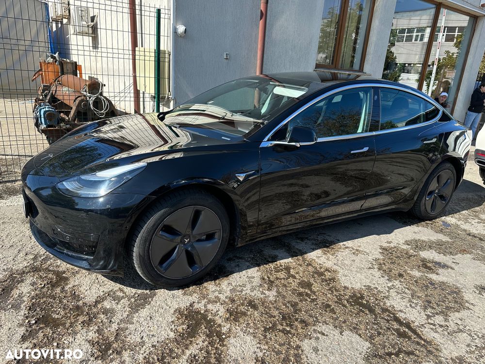 Tesla Model 3 Standard Reichweite Plus Hinterradantrieb - 3