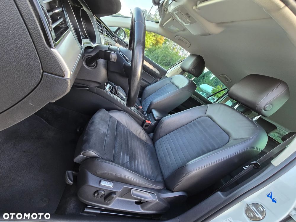 Volkswagen Passat - 10