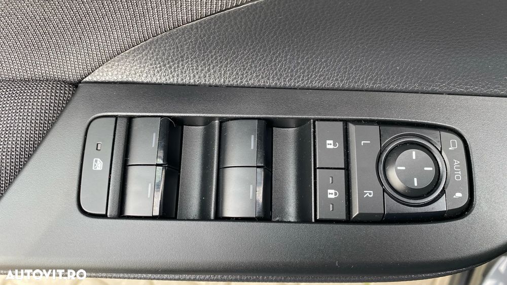 Toyota C-HR 2.0 HEV 197 CP 4x2 CVT Dynamic - 11