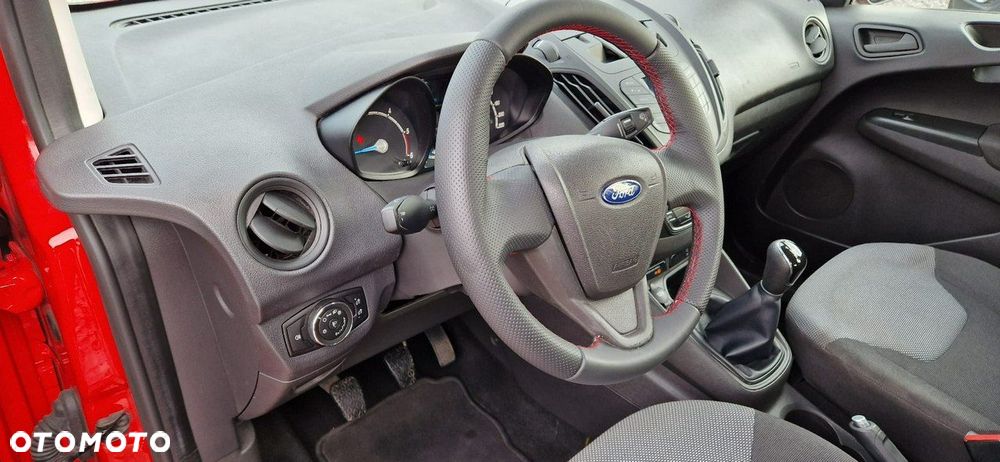 Ford Tourneo Courier - 33