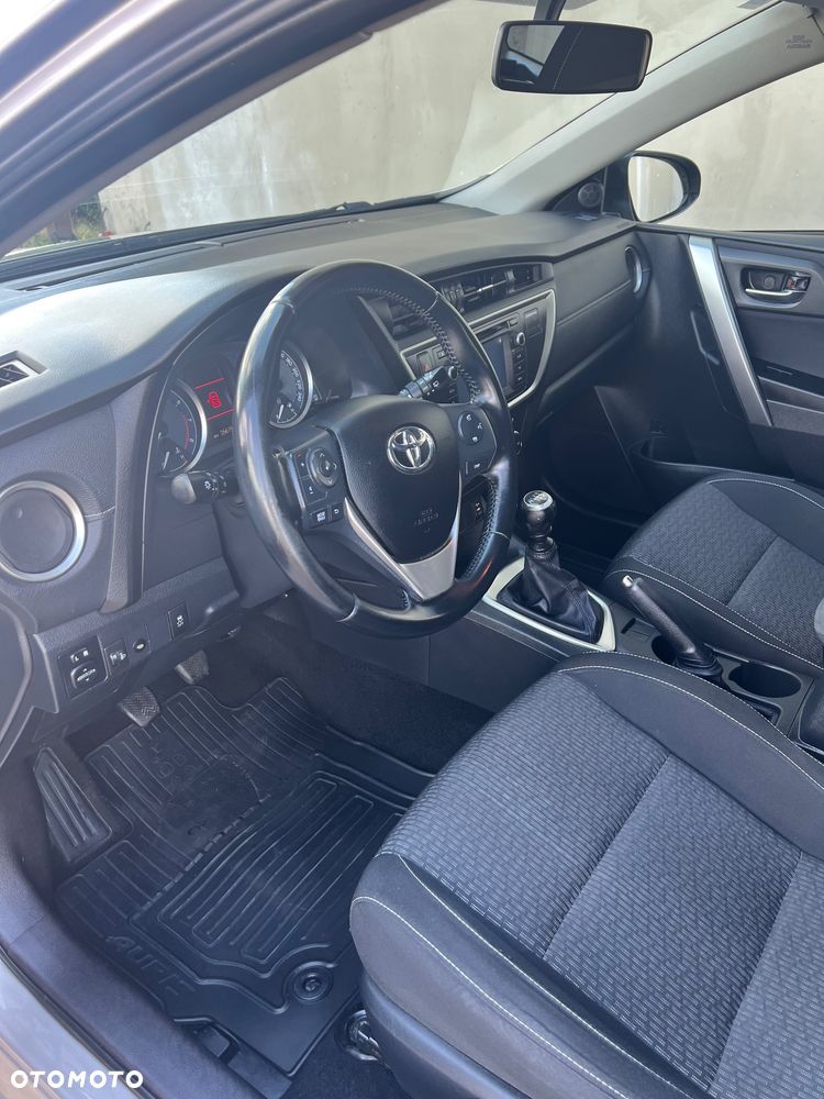 Toyota Auris - 26