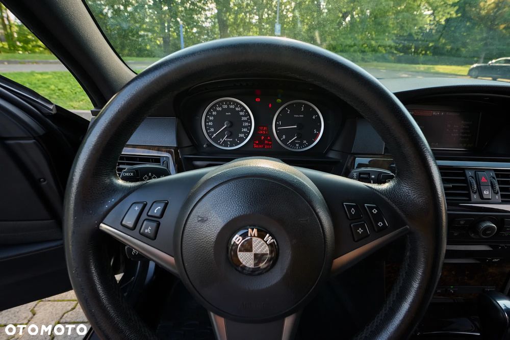 BMW Seria 5 535d Touring - 15