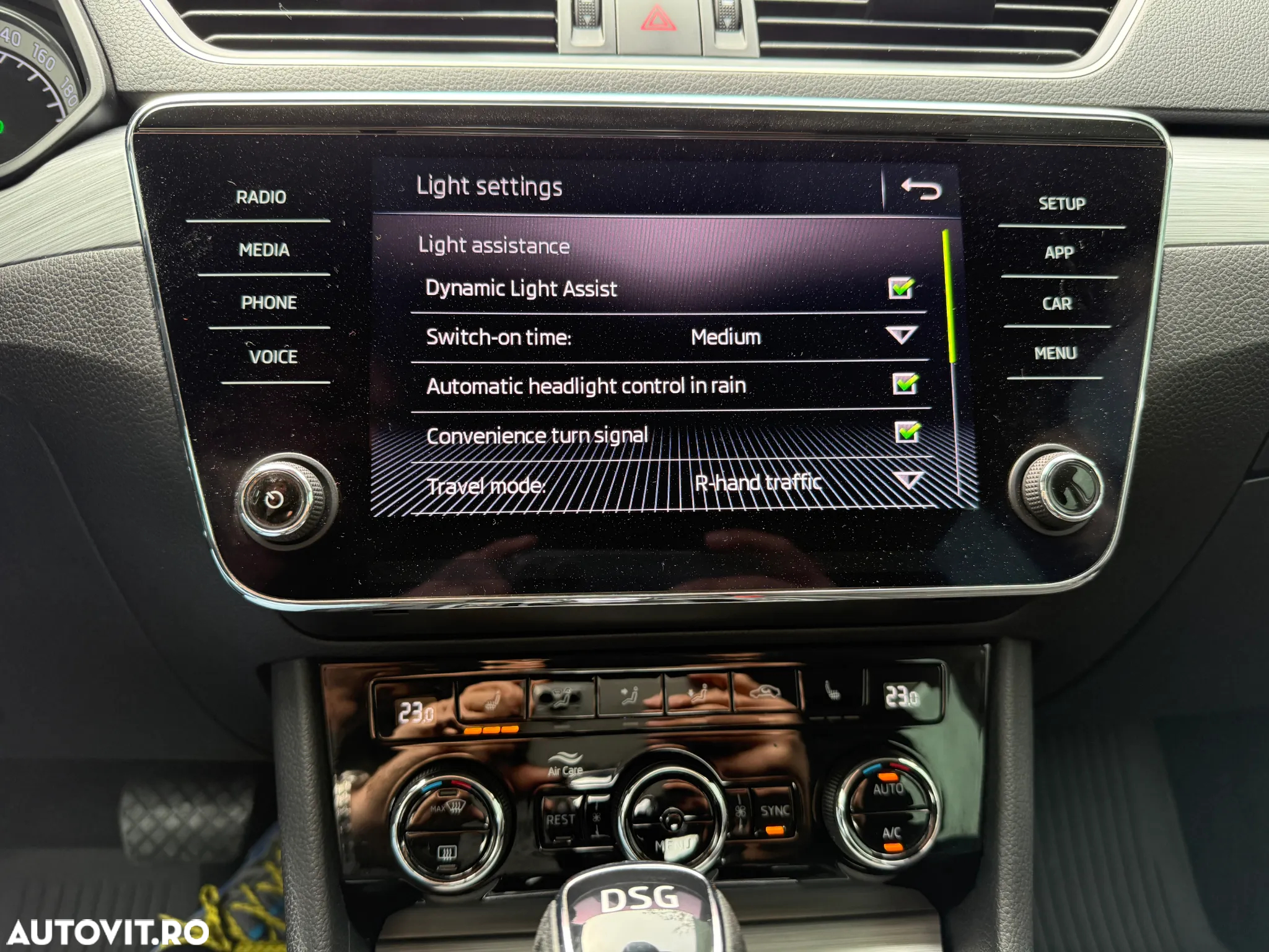 Skoda Superb 2.0 TDI DSG Ambition - 16