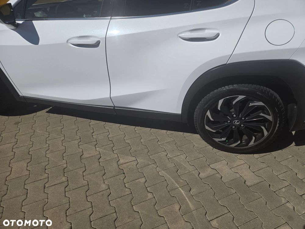 Lexus UX - 16