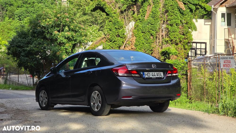 Honda Civic 1.8 Automatic ES - 3