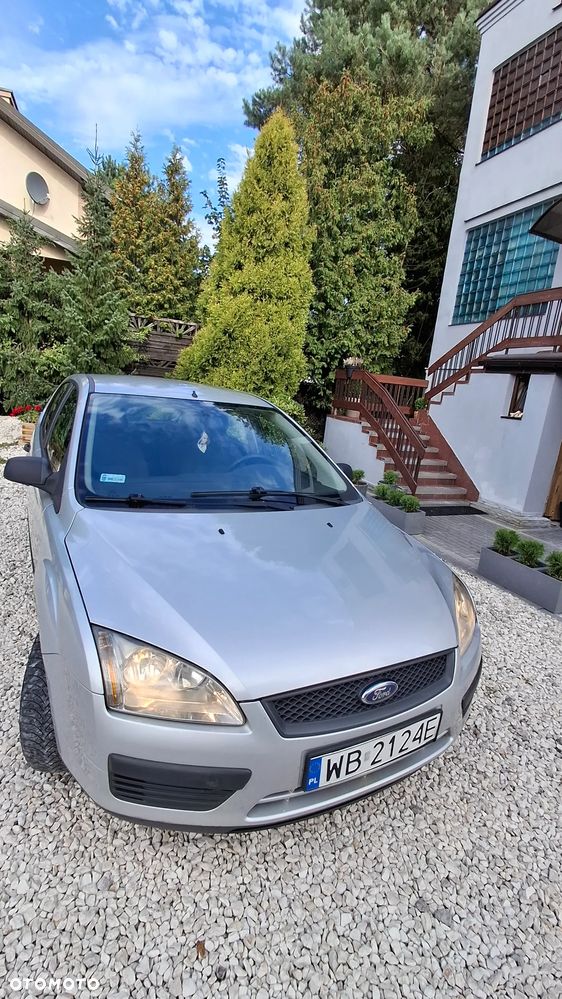 Ford Focus 1.4 Ambiente - 2