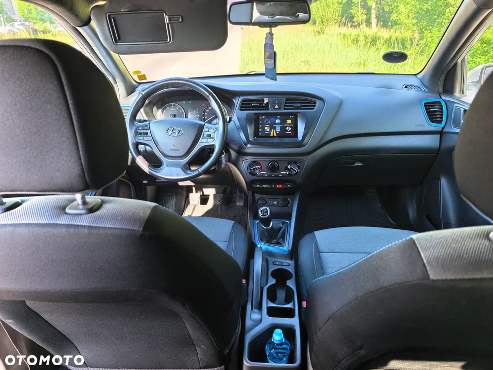 Hyundai i20 1.2 YES Silver - 8