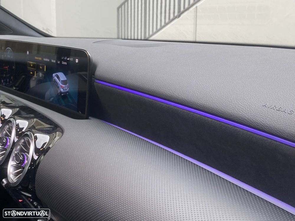 Mercedes-Benz A 180 d 8G-DCT AMG Line - 14