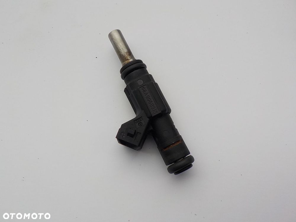 AUDI A3 1.8 TB WTRYSKIWACZ 06A906031S 0280155897 - 4