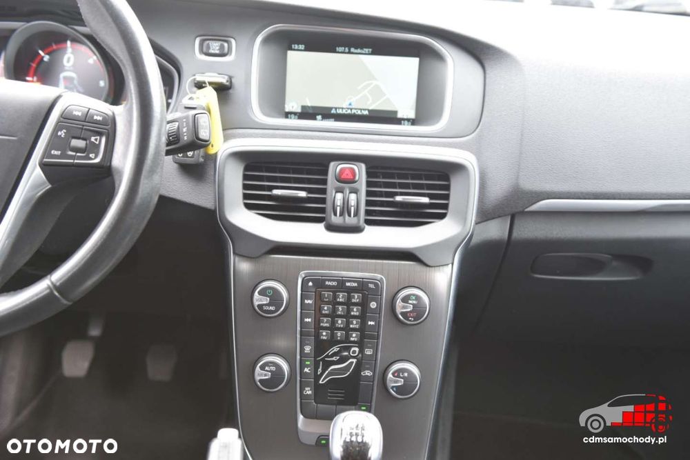Volvo V40 - 25