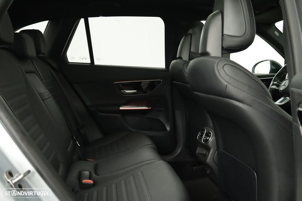 Mercedes-Benz GLC 300 de 4Matic 9G-TRONIC AMG Line Advanced - 23