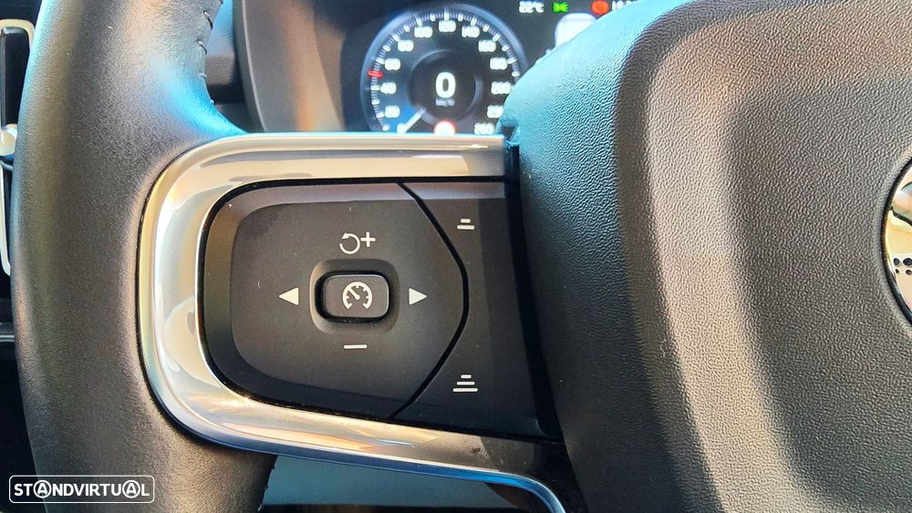 Volvo XC 40 2.0 D3 Momentum Geartronic - 14
