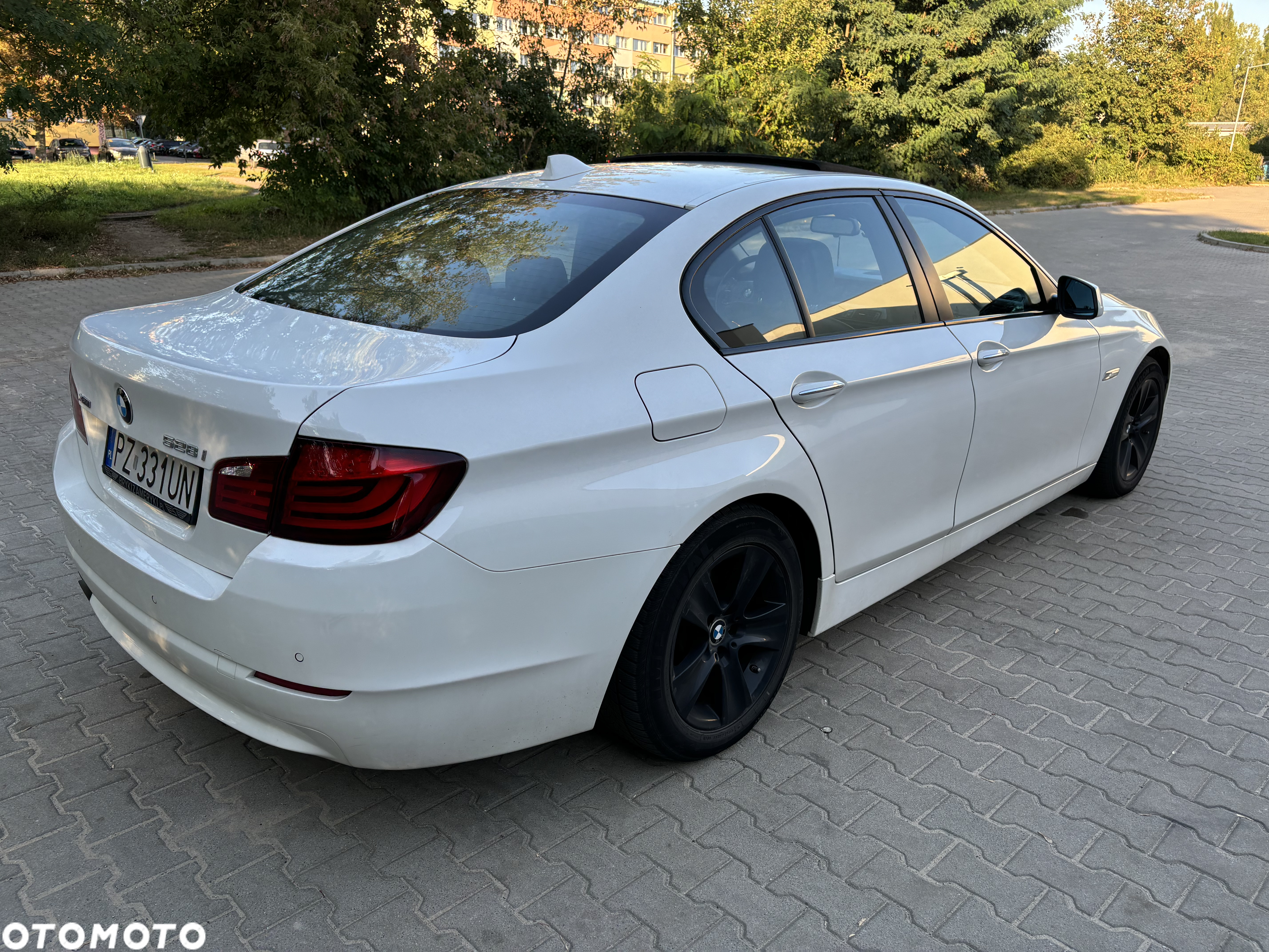 BMW Seria 5 528i xDrive - 7