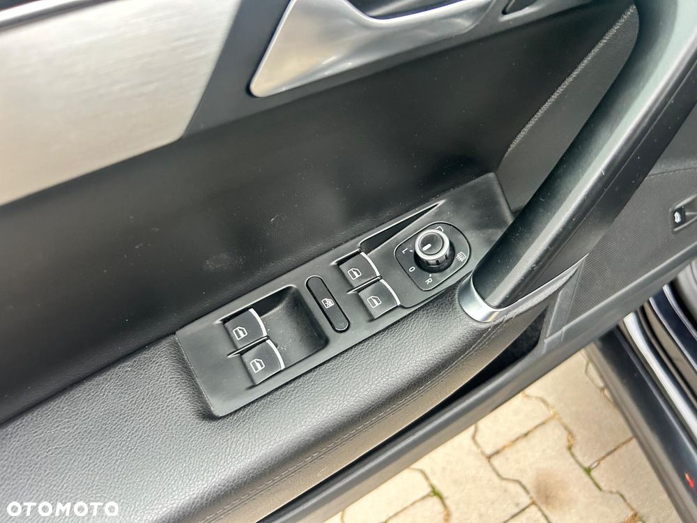 Volkswagen Passat 2.0 TSI Highline DSG - 36