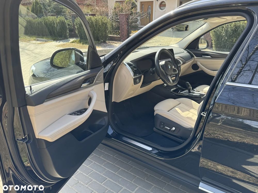 BMW X3 xDrive20d Luxury Line - 11