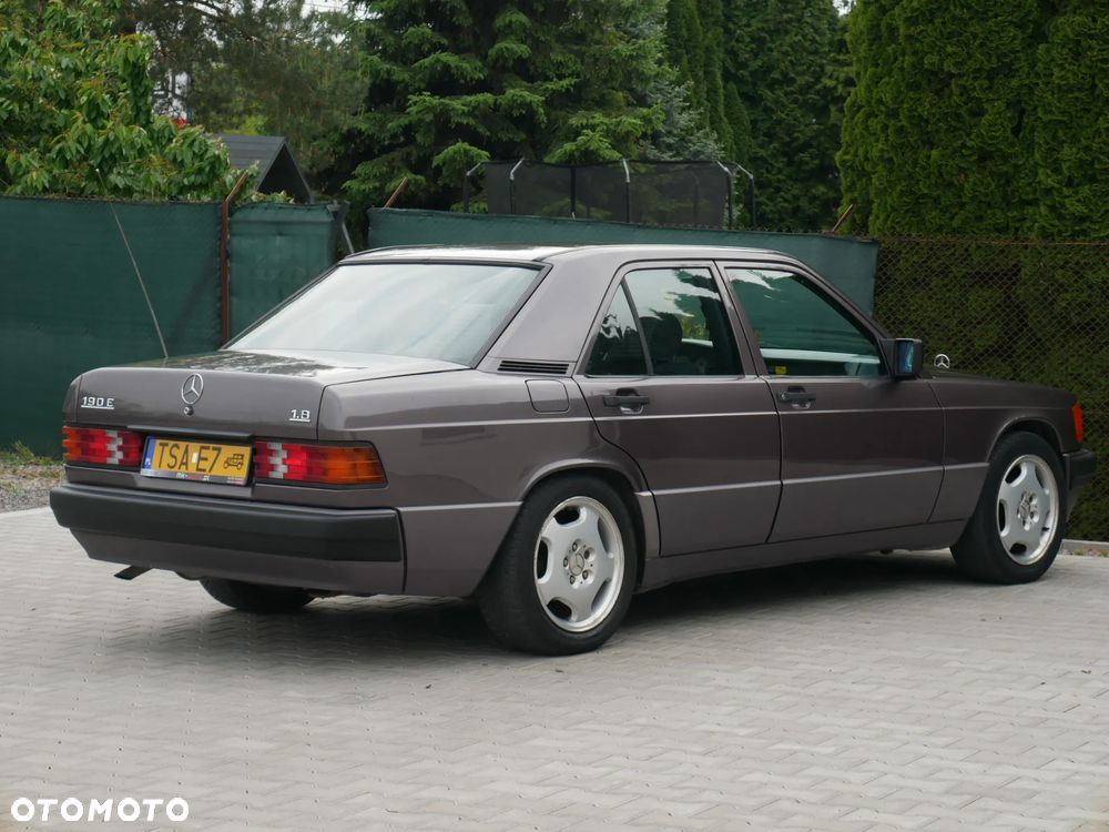 Mercedes-Benz W201 (190) - 11
