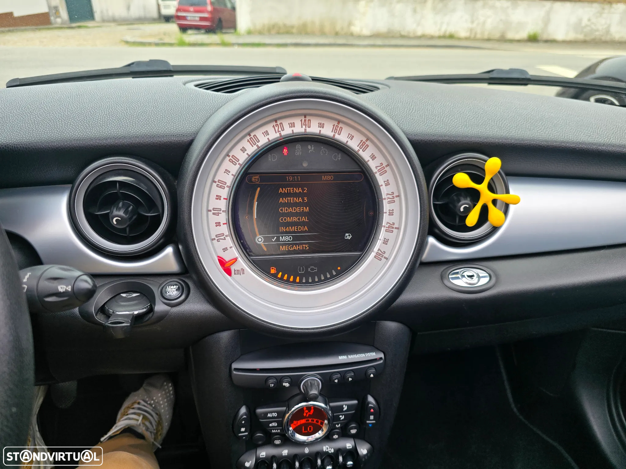 MINI Cabrio Cooper D - 12