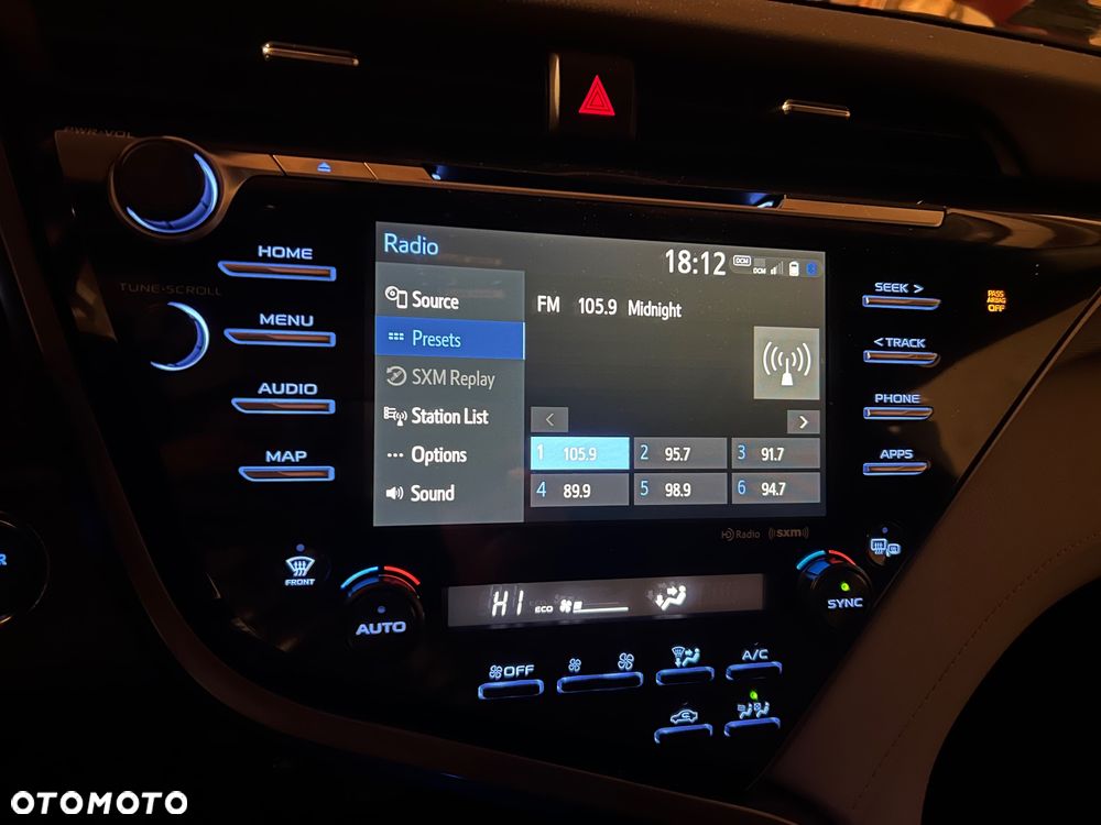 Toyota Camry 2.5 Hybrid Executive CVT - 6