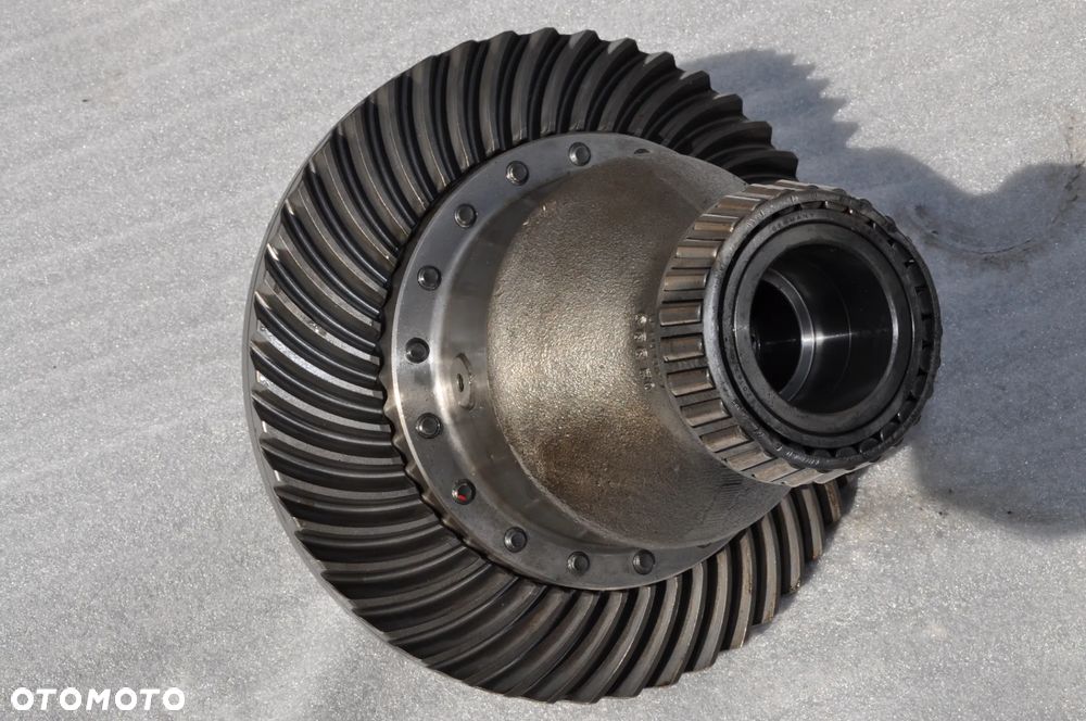 WAŁEK KOŁO TALERZOWE MASSEY FERGUSON 7480 6480 6485 - 2
