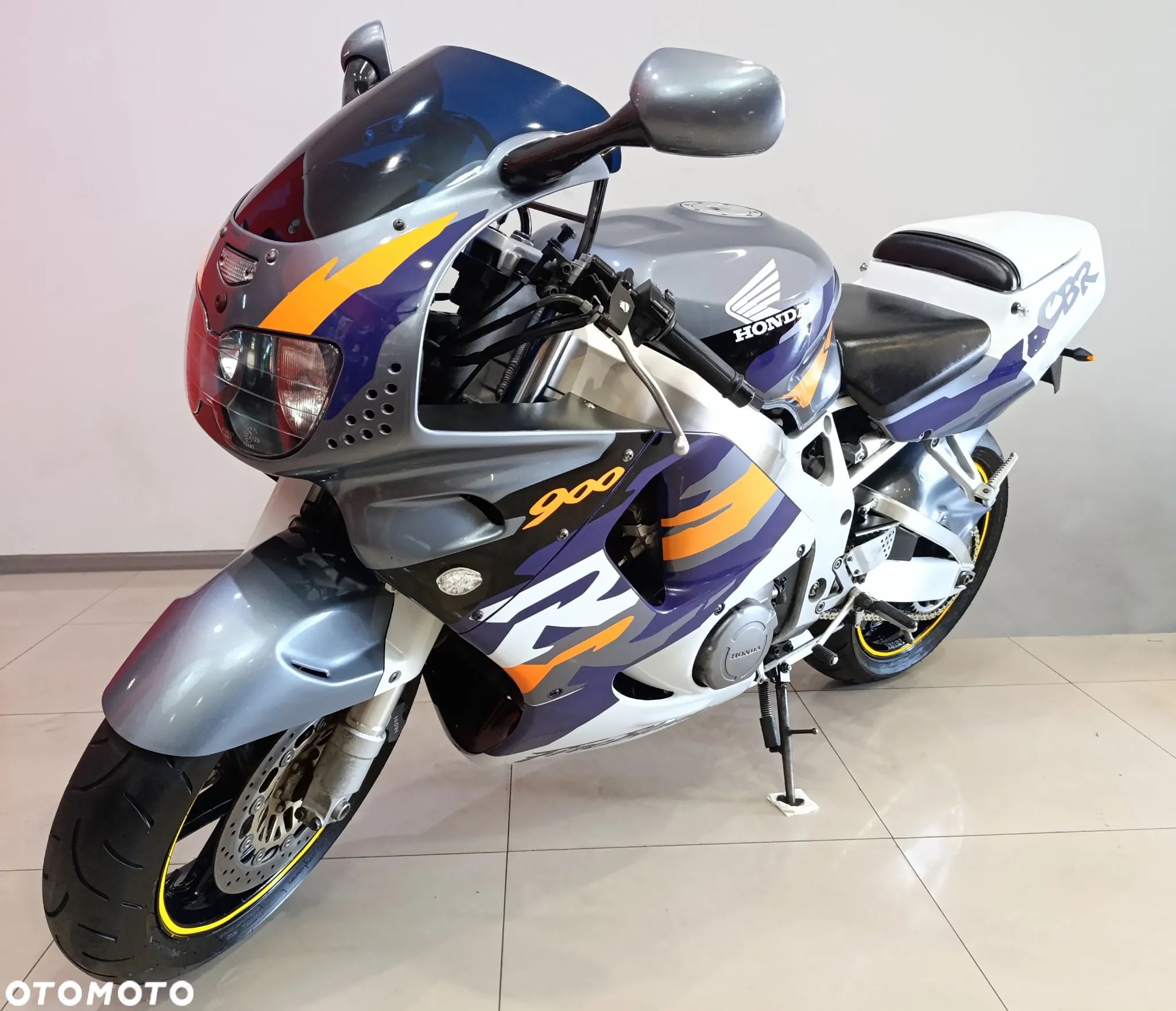 Honda CBR - 1
