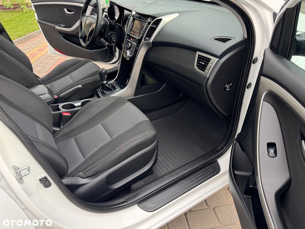 Hyundai i30 1.6 CRDi BlueDrive Classic + - 11