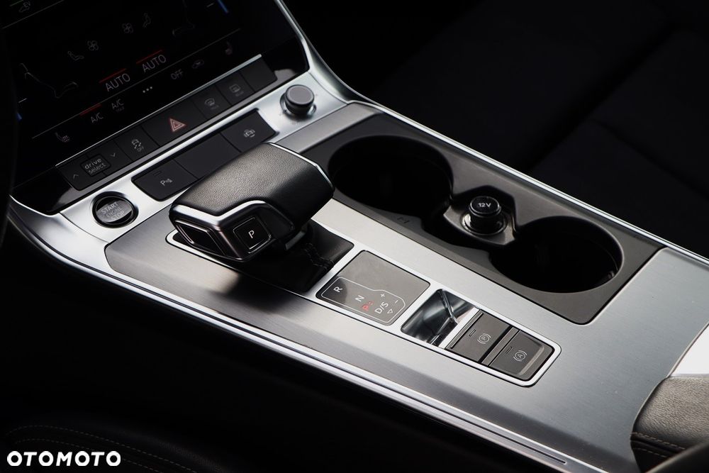 Audi A6 Avant 55 TFSI e quattro S tronic S line - 33