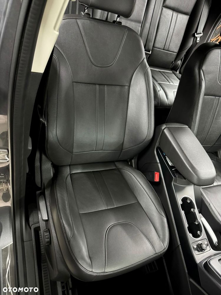 Ford Kuga 2.0 TDCi 4WD Titanium Plus - 8