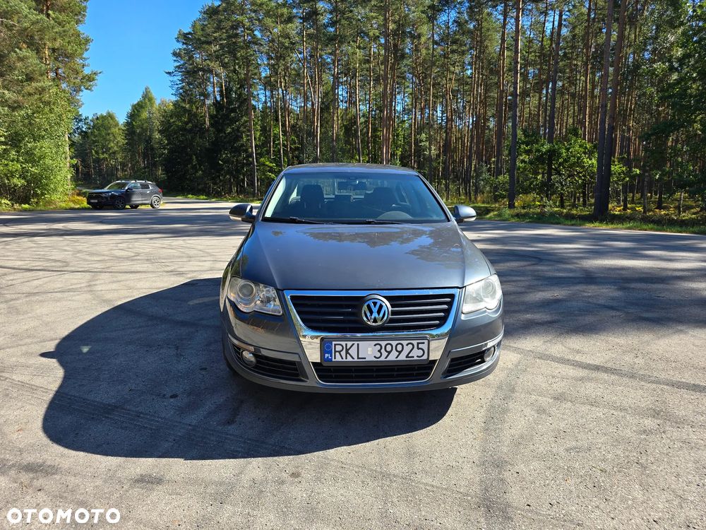 Volkswagen Passat 1.6 TDI DPF BlueMot Comfortline - 1