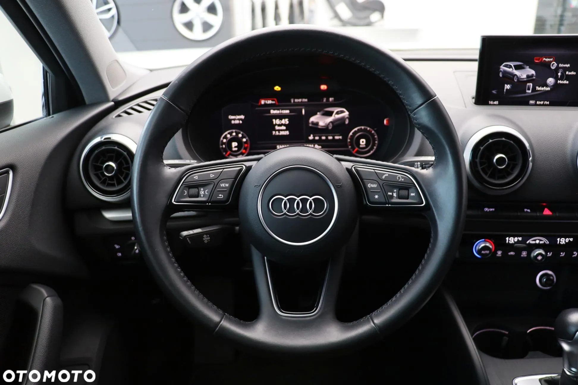 Audi A3 1.5 TFSI Sport S tronic - 24