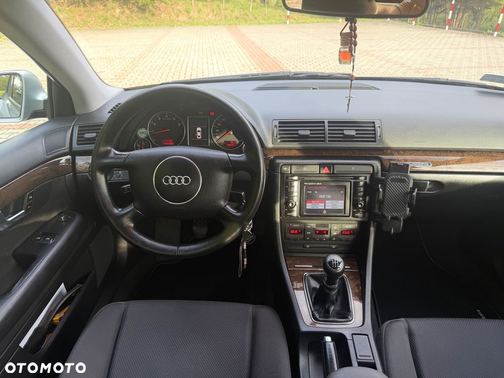 Audi A4 Limousine - 6