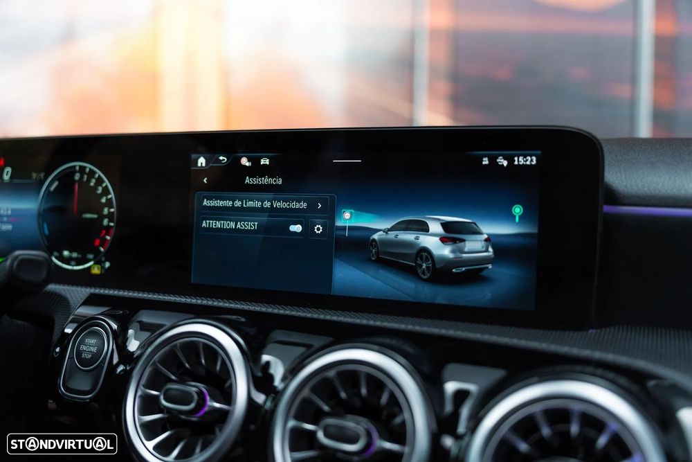 Mercedes-Benz A 250 e 8G-DCT AMG Line - 13