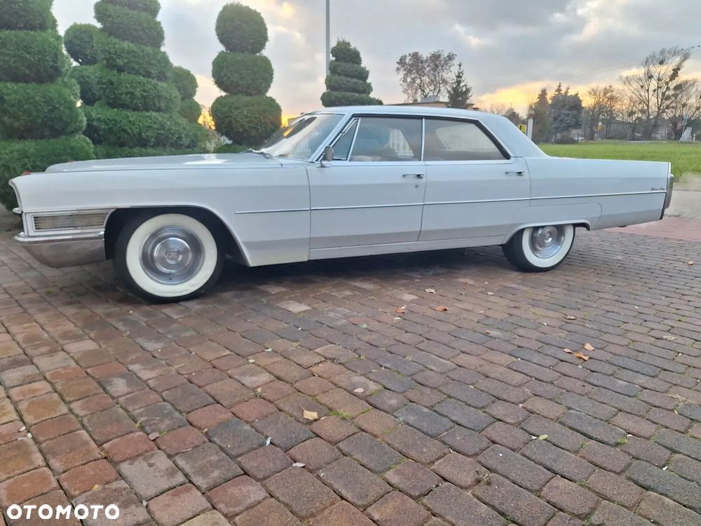 Cadillac Deville 1965 photo 4