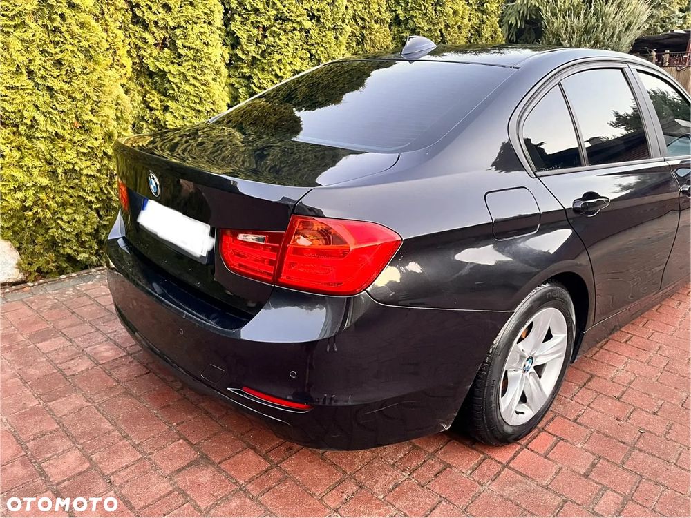 BMW Seria 3 318d - 13