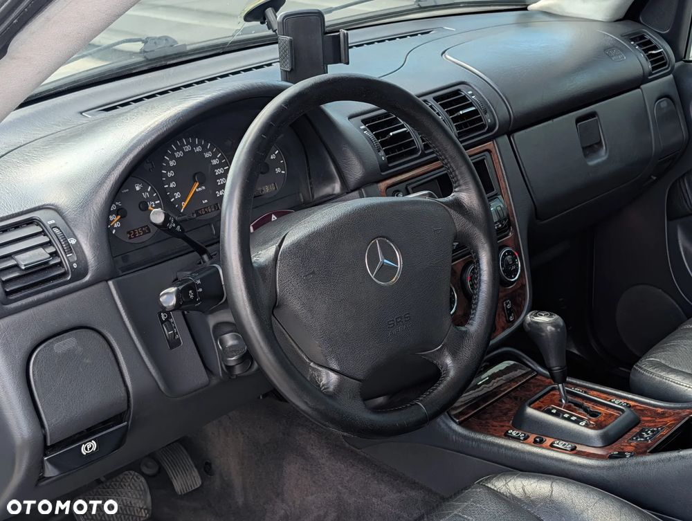 Mercedes-Benz ML - 13