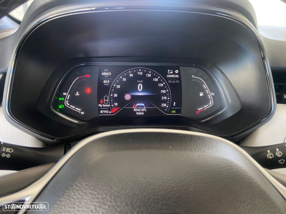 Renault Clio 1.0 TCe Techno Bi-Fuel - 17