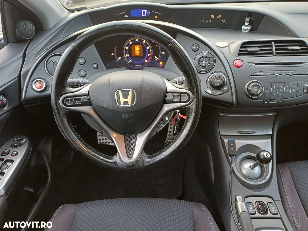 Honda Civic 1.8 SOHC i-VTEC MT Executive - 13