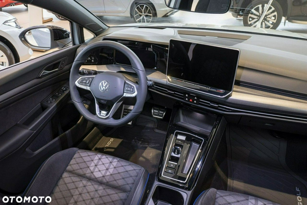 Volkswagen Golf - 21
