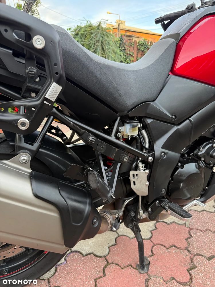 Suzuki V-STROM - 16