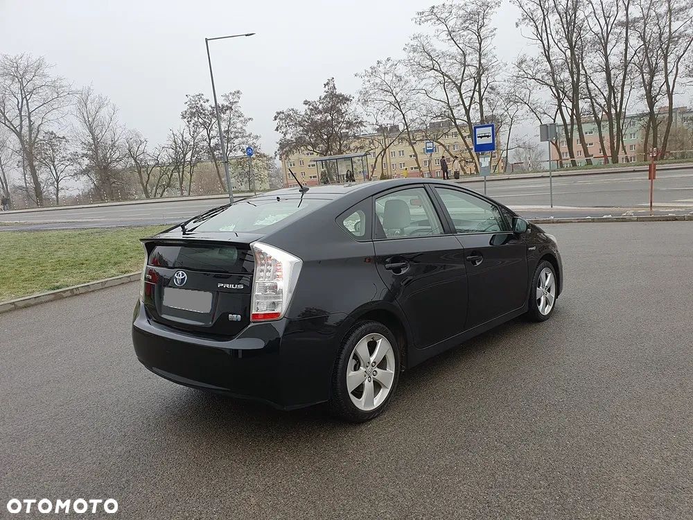 Toyota Prius - 3